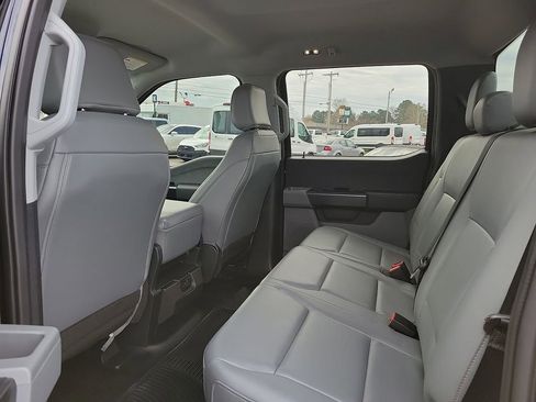 Used 2023 Ford F150 XL w/ Trailer Tow Package image 9