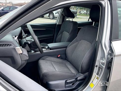 Used 2025 Toyota Camry LE FWD image 32