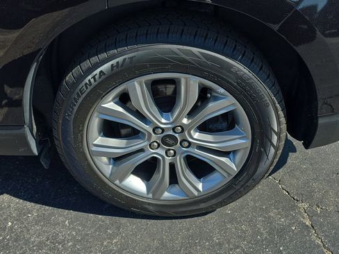 Used 2024 Ford Edge Titanium AWD/4WD image 5