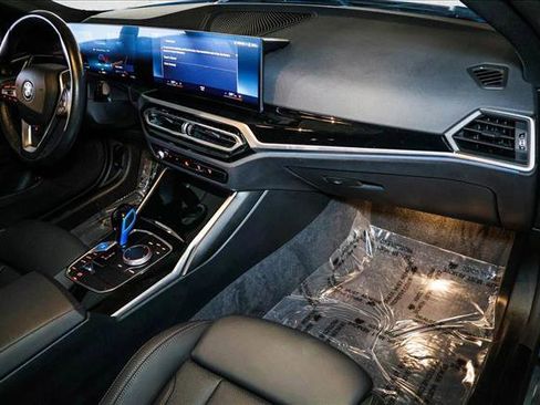 Used 2023 BMW i4 eDrive35 w/ Premium Package image 28