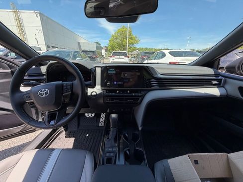 Used 2026 Toyota Camry SE image 8