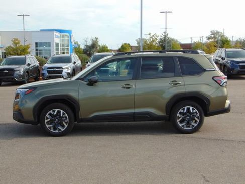 Certified 2025 Subaru Forester Premium AWD/4WD image 7