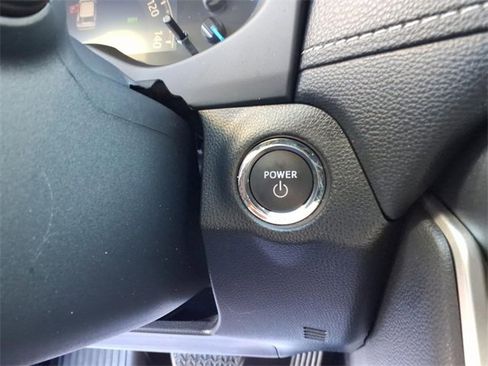 Used 2025 Toyota RAV4 XLE image 21