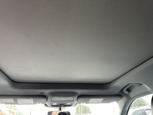 Used 2022 Ford Explorer XLT w/ Equipment Group 202A image 16