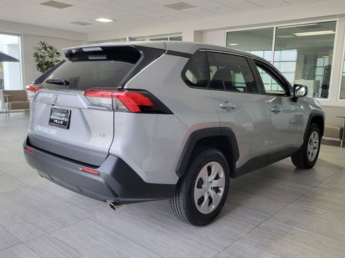 Used 2024 Toyota RAV4 LE image 7