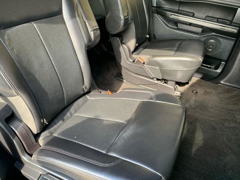 Used 2020 Ford Expedition XLT w/ Equipment Group 202A RWD image 17