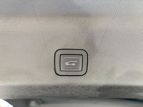 Used 2024 Chevrolet Tahoe High Country AWD/4WD image 28