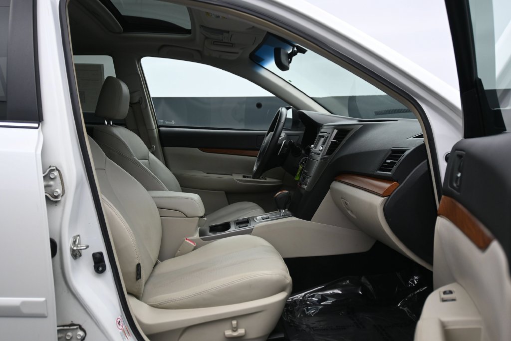 Used 2013 Subaru Outback 2.5i Limited AWD/4WD image 13