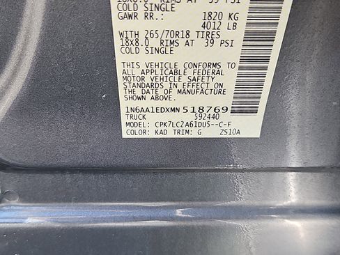 Used 2021 Nissan Titan SV w/ SV Convenience Package image 7