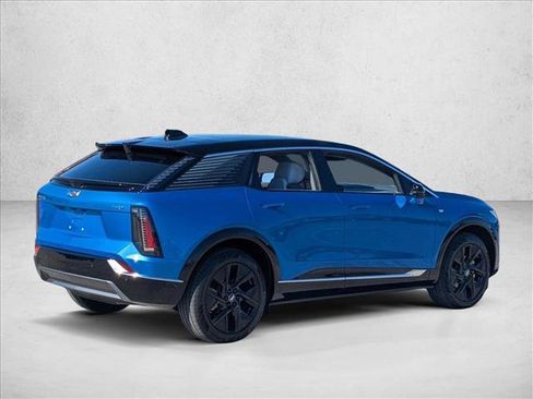 Used 2025 Cadillac Optiq Luxury 1 image 5