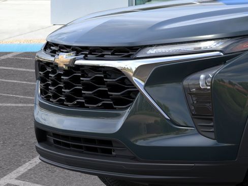 New 2026 Chevrolet Trax LS w/ LS Convenience Package FWD image 13