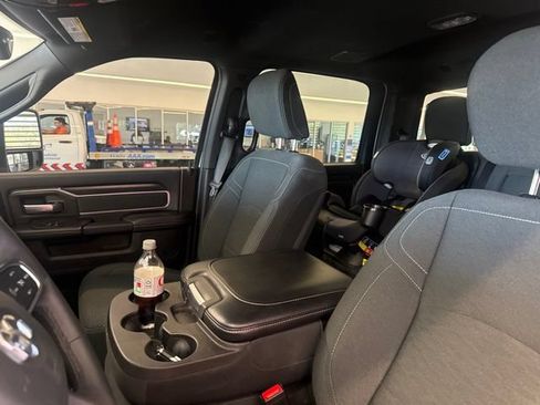 Used 2025 RAM 2500 Big Horn AWD/4WD image 16