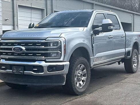 Used 2024 Ford F250 Lariat w/ Lariat Ultimate Package image 2