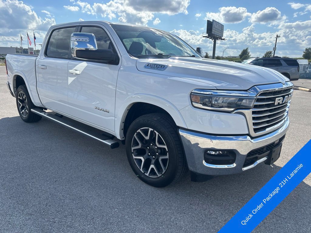 Used 2025 RAM 1500 Laramie AWD/4WD image 4
