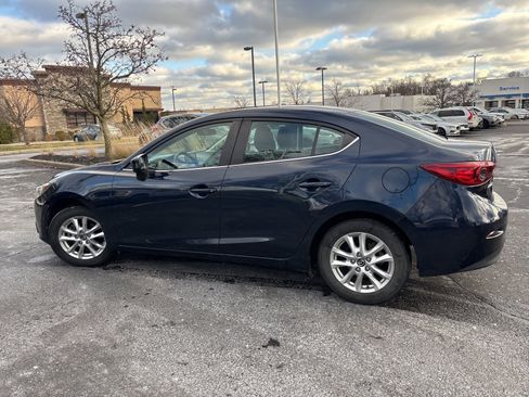 Used 2016 MAZDA MAZDA3 i Sport w/ Preferred Equipment Package image 2