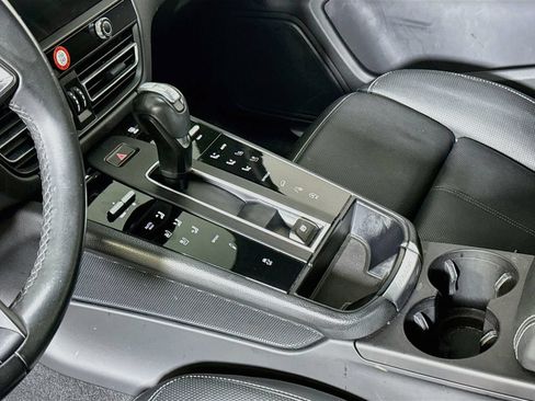 Certified 2023 Porsche Macan S AWD/4WD image 21