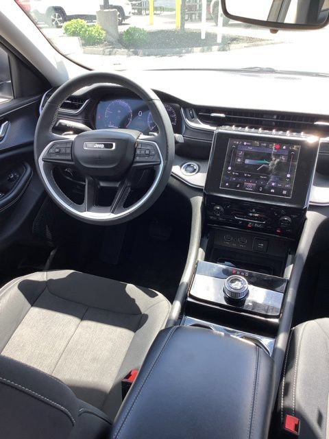 Used 2023 Jeep Grand Cherokee L Laredo w/ Luxury Tech Group I AWD/4WD image 12