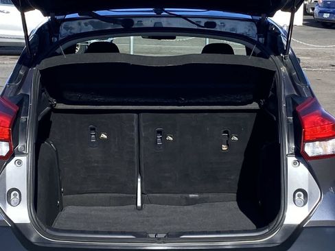 Used 2018 Nissan Kicks SV FWD image 22