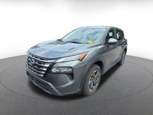 Used 2025 Nissan Rogue SV FWD image 3