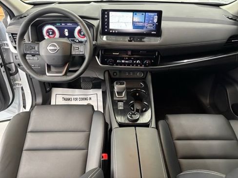 Used 2025 Nissan Rogue SL w/ SL Premium Package AWD/4WD image 12