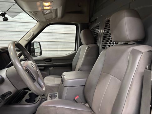 Used 2018 Nissan NV 3500 SV w/ Navigation Package image 4