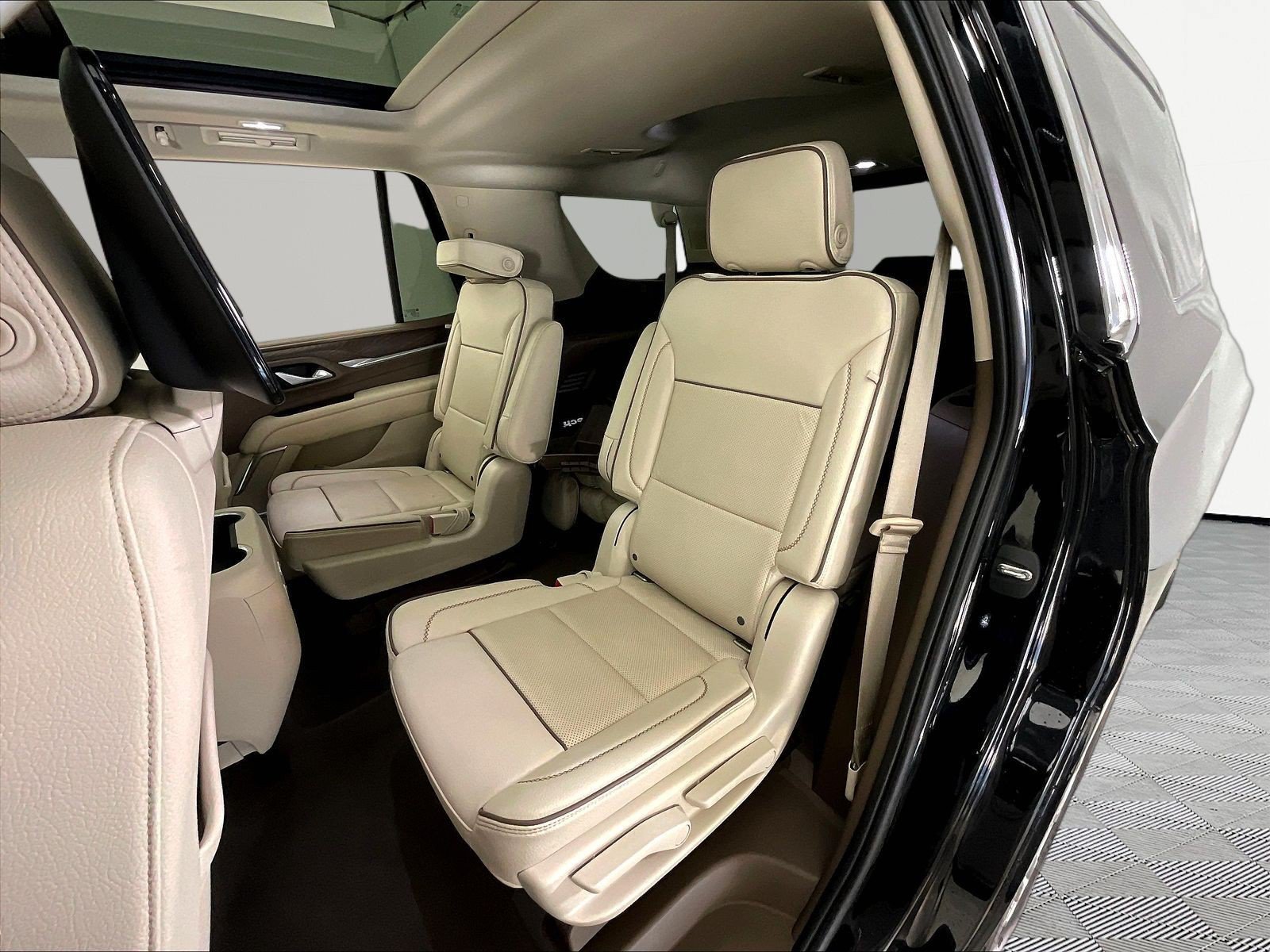 Used 2021 GMC Yukon Denali w/ Denali Ultimate Package AWD/4WD image 22