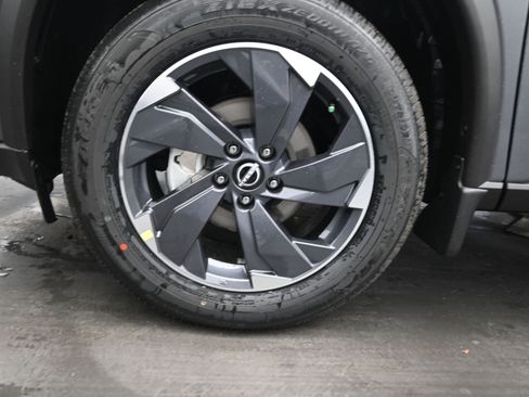 New 2026 Nissan Rogue SV image 9