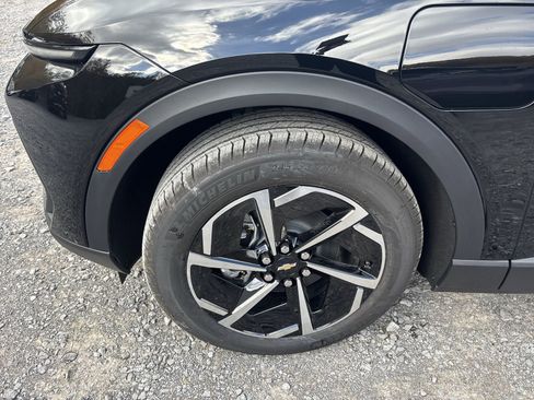 New 2026 Chevrolet Equinox EV LT image 13