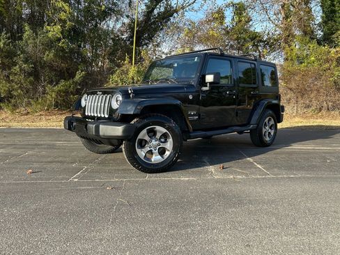 Used 2018 Jeep Wrangler Unlimited Sahara image 3
