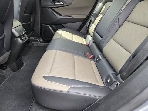 Used 2025 Chevrolet Equinox LT w/ Convenience Package II FWD image 4