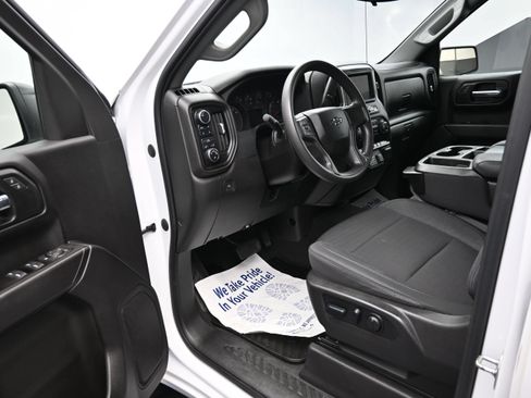 Used 2022 Chevrolet Silverado 1500 Custom Trail Boss w/ LPO, Dark Essentials Package AWD/4WD image 9