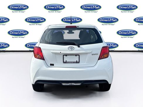 Used 2017 Toyota Yaris L image 7