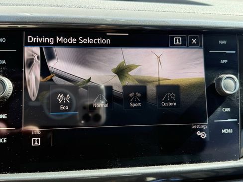 Certified 2024 Volkswagen Taos SEL image 13