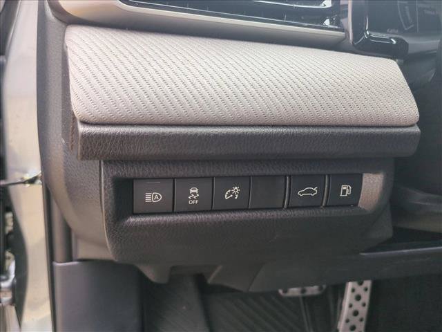 Used 2026 Toyota Camry SE FWD image 13