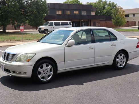 Used 2005 Lexus LS 430 image 10