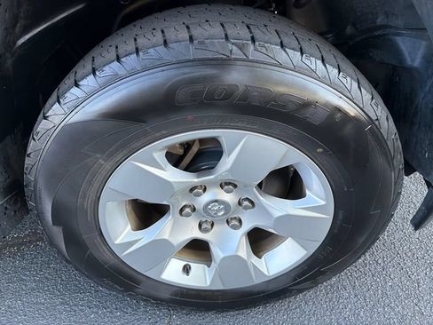 Used 2019 RAM 1500 Big Horn AWD/4WD image 12