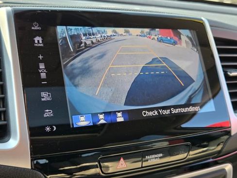 Used 2017 Honda Pilot Touring image 30