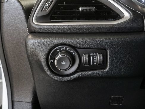 New 2026 Chrysler Pacifica Select FWD image 15
