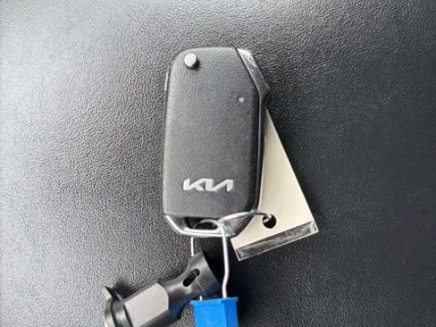Used 2022 Kia Sorento LX FWD image 36