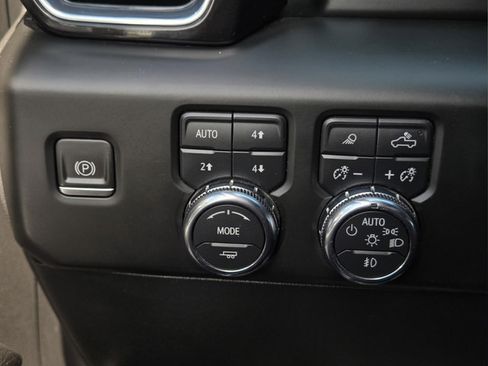 Used 2023 GMC Sierra 1500 Denali w/ Denali Reserve Package AWD/4WD image 13