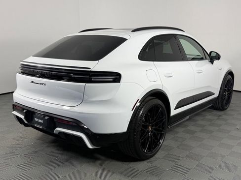 New 2026 Porsche Macan GTS Electric image 7