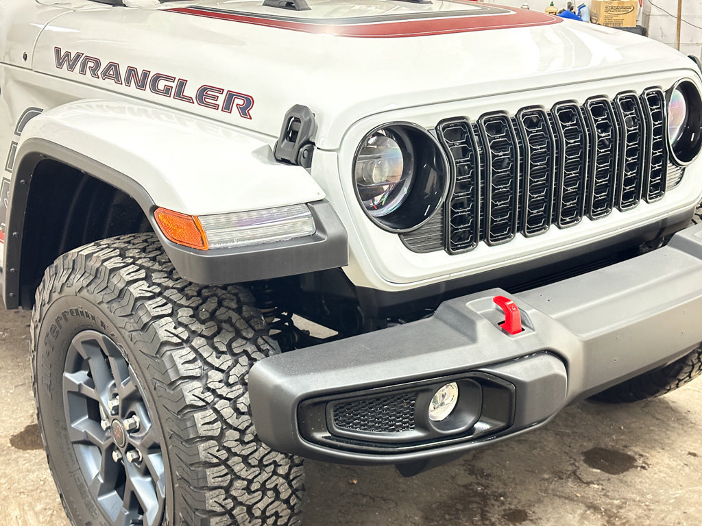 New 2026 Jeep Wrangler Unlimited Sport w/ Dual Top Group AWD/4WD image 12