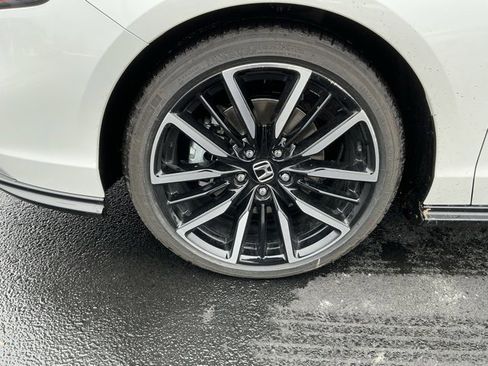 Used 2025 Honda Accord Touring image 11