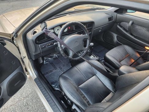 Used 1994 Nissan Maxima SE image 36