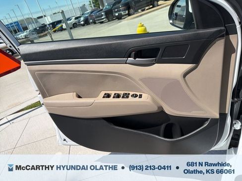 Used 2018 Hyundai Elantra SEL FWD image 25