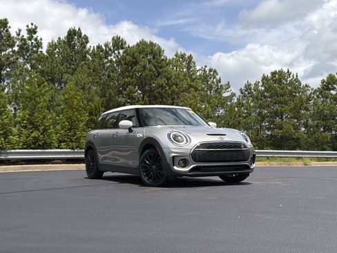 Used 2024 MINI Cooper Clubman S FWD image 2