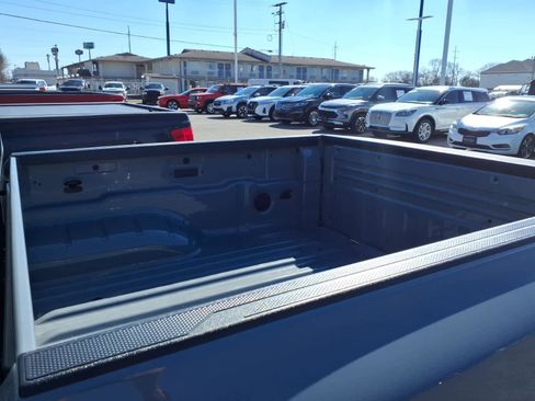 Used 2024 Nissan Frontier PRO-4X w/ Off-Road Protection Package image 18