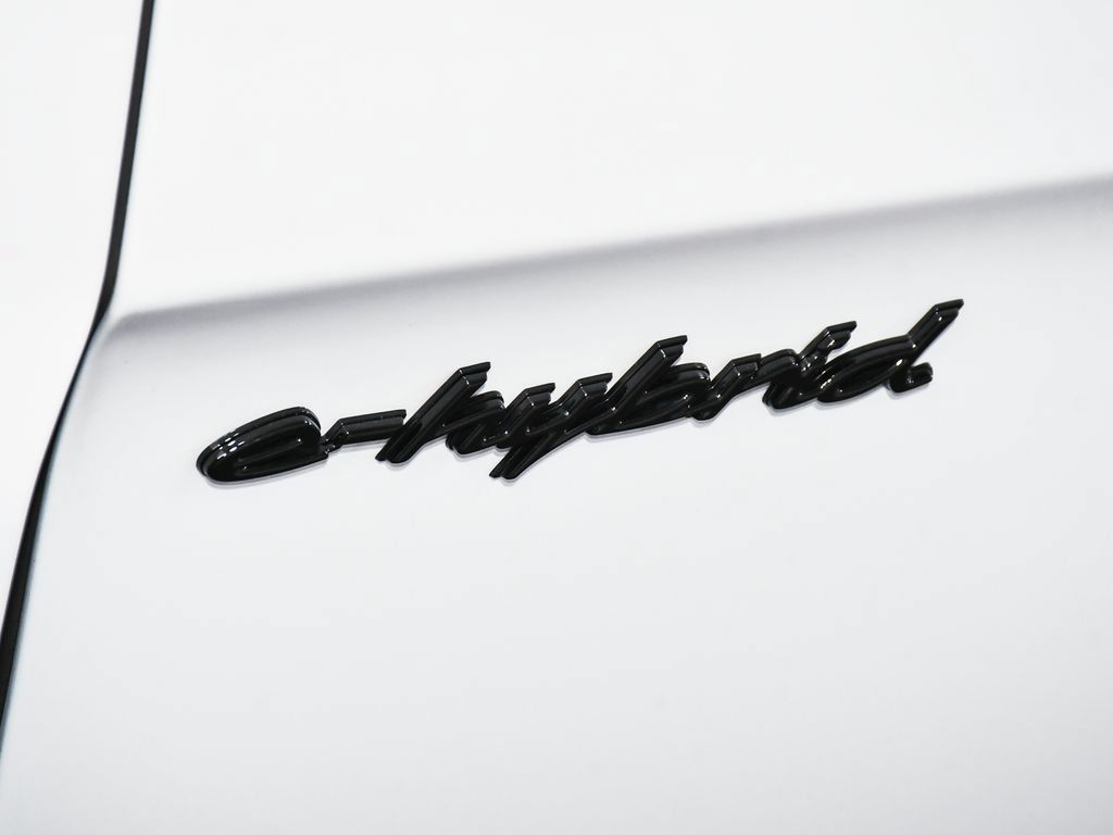 Used 2025 Porsche Panamera 4 E-Hybrid AWD/4WD image 94