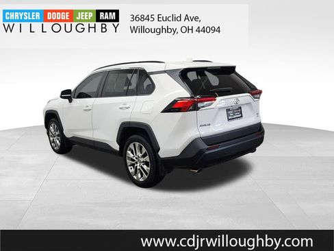 Used 2020 Toyota RAV4 XLE Premium AWD/4WD image 6