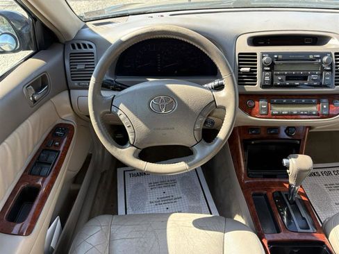 Used 2006 Toyota Camry V6 image 24